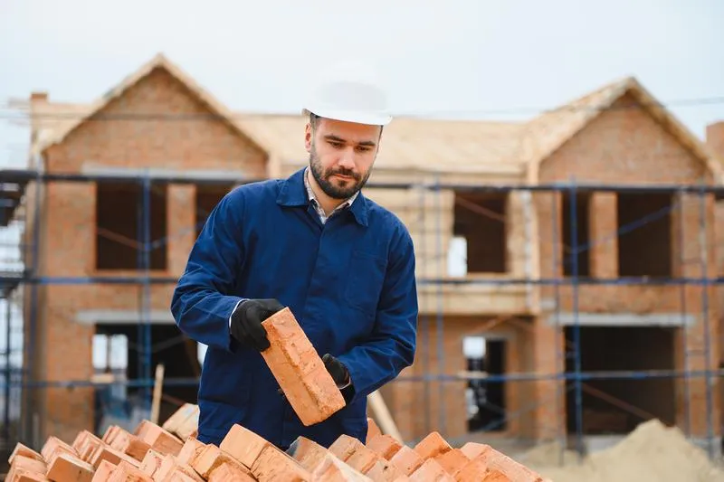 Jak kształtuje się średnia cena budowy domu za m2 w 2026 roku?