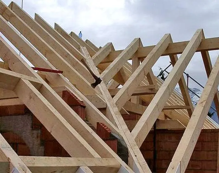 Budowa więźby dachowej krok po kroku